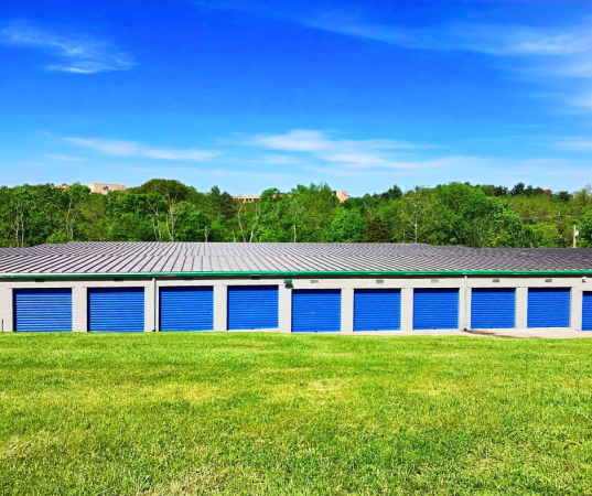 Facility photo: //images.sparefoot.com/medium/2410576887da5b3b994.png