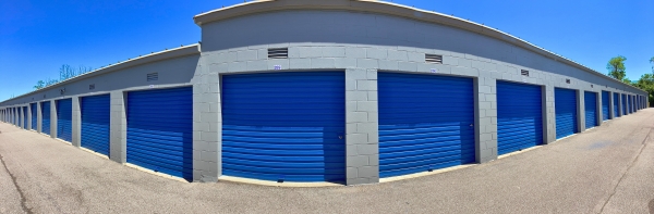 Facility photo: //images.sparefoot.com/medium/2410576887da63ec4a2.jpg