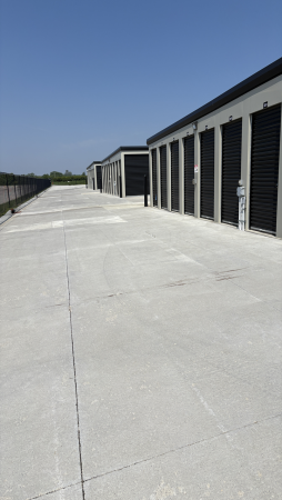 Facility photo: //images.sparefoot.com/medium/2410646887e8e3051f7.png