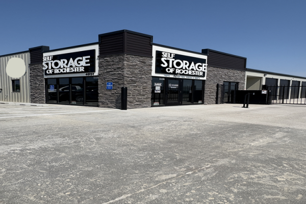 Facility photo: //images.sparefoot.com/medium/2410646888edcf80390.png