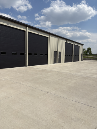 Facility photo: //images.sparefoot.com/medium/2410656887eaa17ef30.png