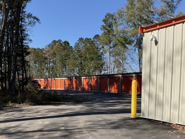 Facility photo: //images.sparefoot.com/medium/2410746925bc80342e1.jpeg