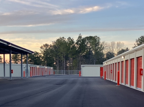 Facility photo: //images.sparefoot.com/medium/2410756967b61f6f8c5.jpg