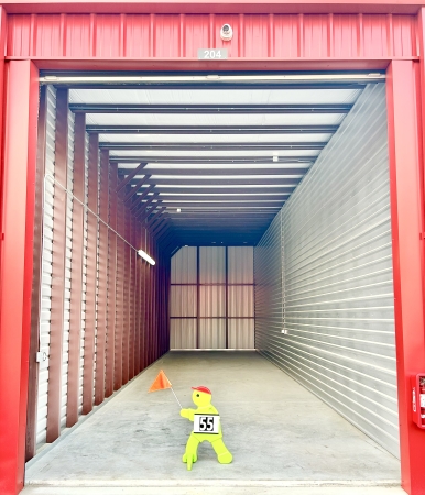 Facility photo: //images.sparefoot.com/medium/241086695bd0b1be459.jpg