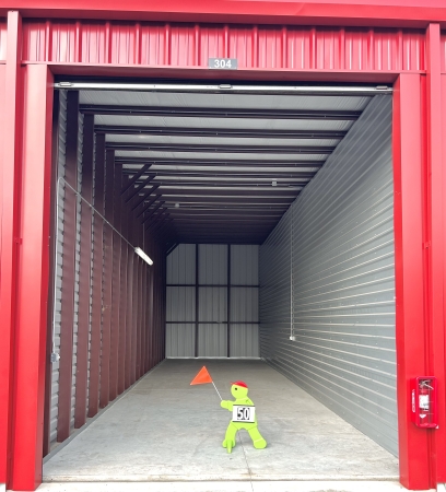 Facility photo: //images.sparefoot.com/medium/241086695bd0b3f40d7.jpg