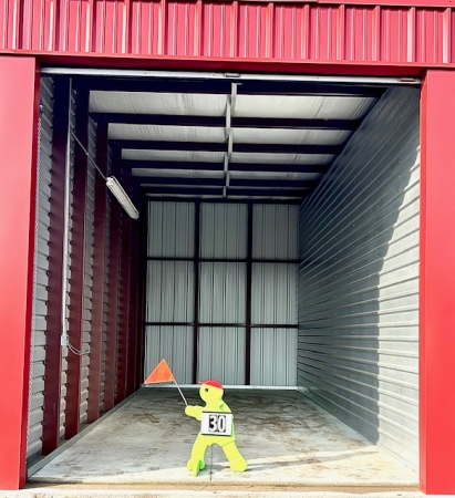 Facility photo: //images.sparefoot.com/medium/2410876924724295995.jpg