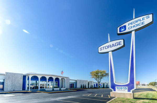 Storage Units at Peoples Choice Storage 10915 W. Kellogg - 10915 West Kellogg Drive