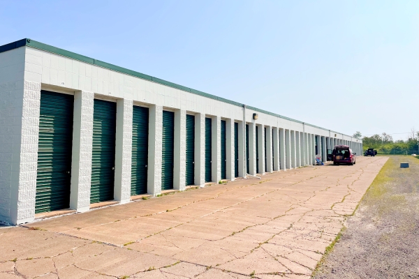 Facility photo: //images.sparefoot.com/medium/241099696a61223dba6.jpg