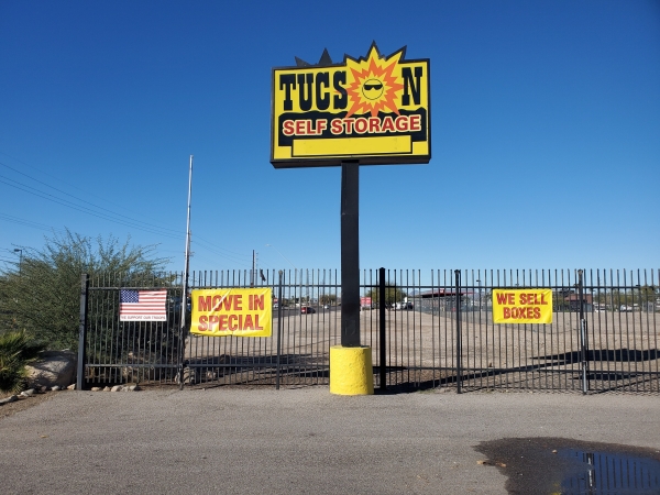 Storage Units at Tucson Self Storage - 6459 East Golf Links Road