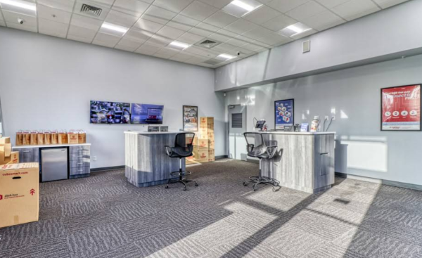 Facility photo: //images.sparefoot.com/medium/2411466878ea6d9bbab.png