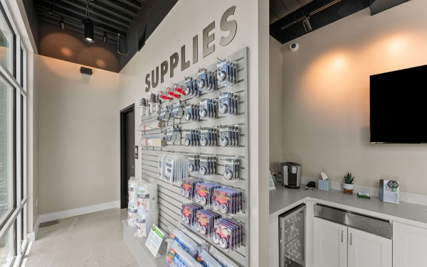 Facility photo: //images.sparefoot.com/medium/24114768a3228e08a03.jpg