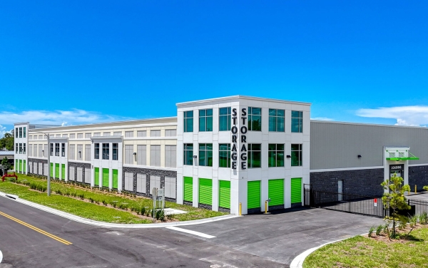 Facility photo: //images.sparefoot.com/medium/24114768a3229294a57.jpg