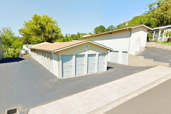 Facility photo: //images.sparefoot.com/medium/2411496967f3d7d3050.jpg