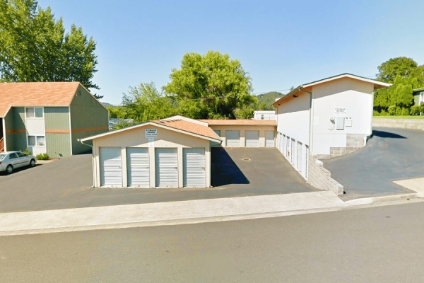 Facility photo: //images.sparefoot.com/medium/2411496967f3d8e39de.jpg