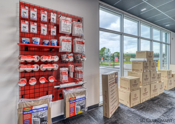 Storage Units at CubeSmart Self Storage - 1851 West Landstreet - FL - 1851 West Landstreet Road