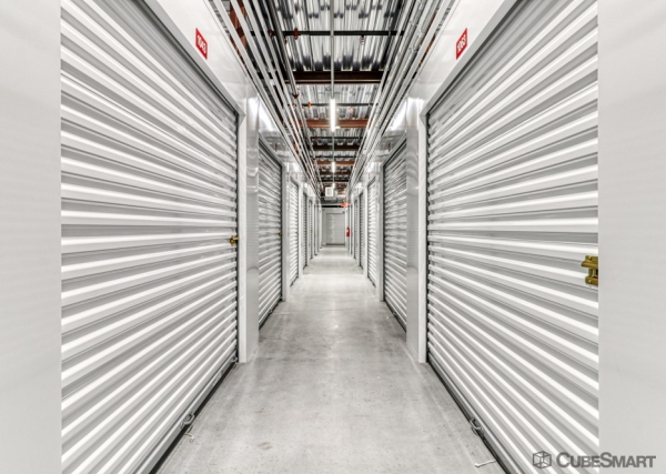 Storage Units at CubeSmart Self Storage - 1851 West Landstreet - FL - 1851 West Landstreet Road