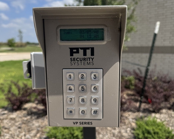 Facility photo: //images.sparefoot.com/medium/24115369943167874f6.jpg