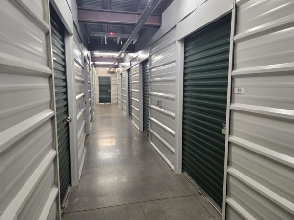 Facility photo: //images.sparefoot.com/medium/24115469038d2e926b6.jpg