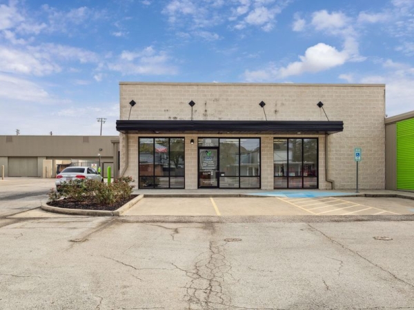 Storage Units at Extra Space Storage - 6927 - Houston - Ella Blvd - 3510 Ella Boulevard