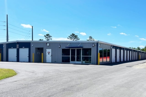 Facility photo: //images.sparefoot.com/medium/24115669e8ca85bb202.jpg