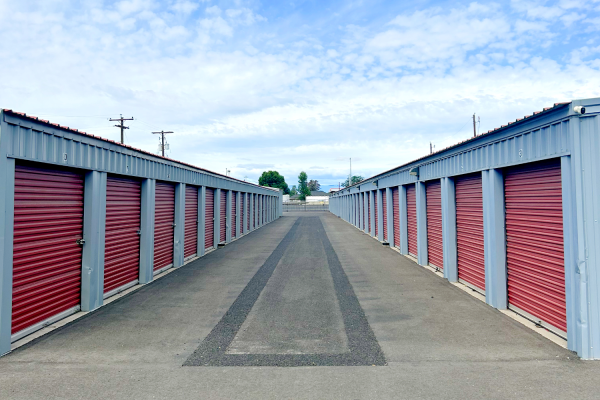 Facility photo: //images.sparefoot.com/medium/241176692f6a2ac5725.png