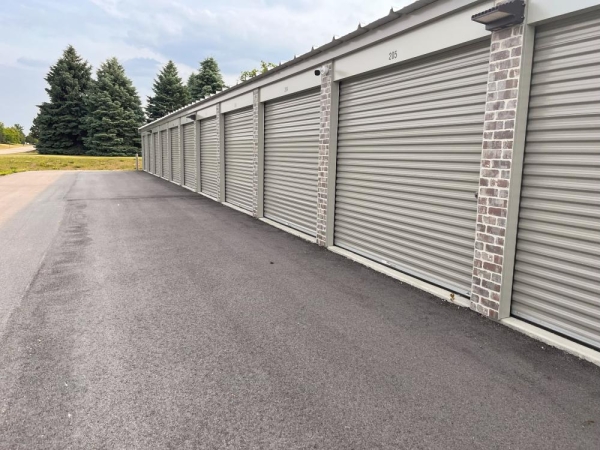 Facility photo: //images.sparefoot.com/medium/24117768a756031c072.jpg