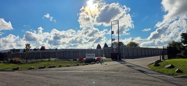 Facility photo: //images.sparefoot.com/medium/2411776938c0a7a7b94.jpg