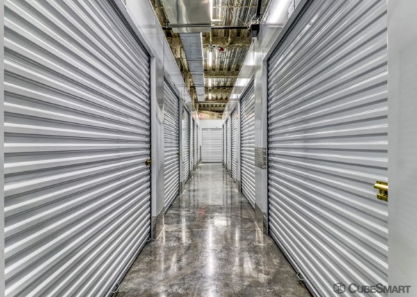 Facility photo: //images.sparefoot.com/medium/2412046903169a9ef4c.jpg