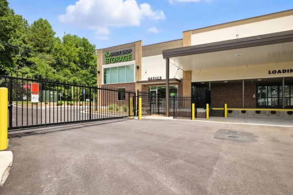 Facility photo: //images.sparefoot.com/medium/24121068a85c0098a85.jpg