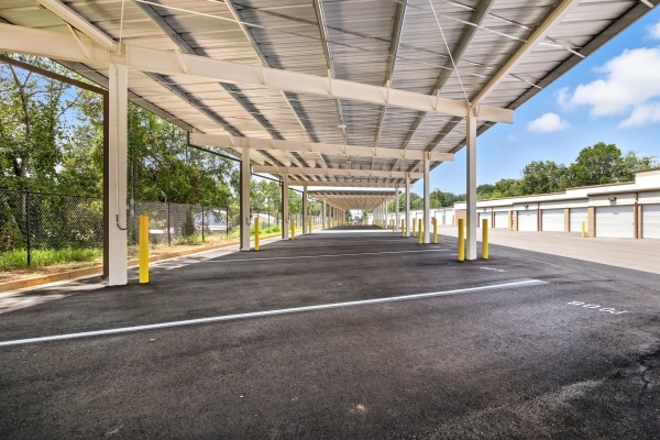 Facility photo: //images.sparefoot.com/medium/24121068a85c0be0368.jpg