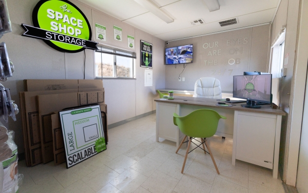 Facility photo: //images.sparefoot.com/medium/241211690b6c9c41b55.jpg