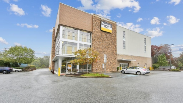 Facility photo: //images.sparefoot.com/medium/241221691cabbda0efc.jpg