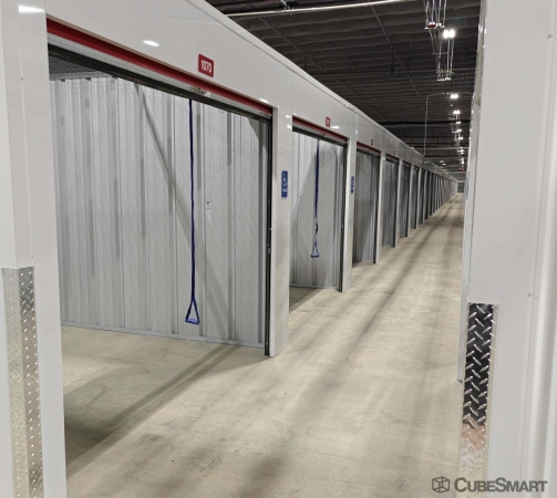 Facility photo: //images.sparefoot.com/medium/2412286880923c819fa.jpg