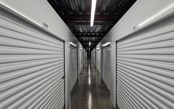 Facility photo: //images.sparefoot.com/medium/24123068a464eb87a6f.jpg