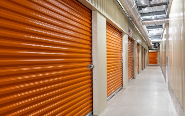 Facility photo: //images.sparefoot.com/medium/24123168dad7e32db3b.jpg