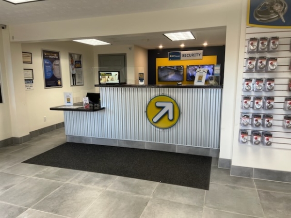 Facility photo: //images.sparefoot.com/medium/241233685a90ed8dbb3.jpg