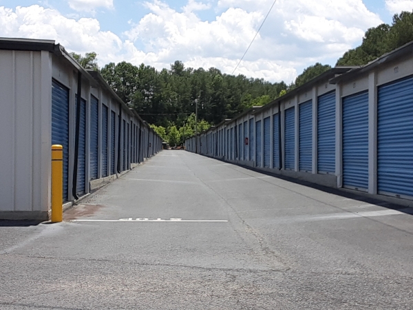 Facility photo: //images.sparefoot.com/medium/241233685a90ee477ba.jpg