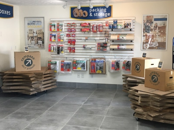 Facility photo: //images.sparefoot.com/medium/241233685a90f0e1c17.jpg