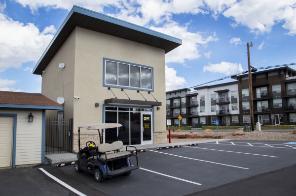 Facility photo: //images.sparefoot.com/medium/24123868a36cc410236.jpg