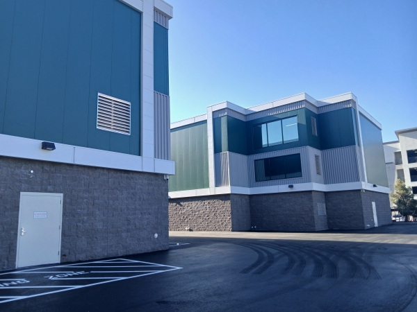 Facility photo: //images.sparefoot.com/medium/24126468a496f00525f.jpg