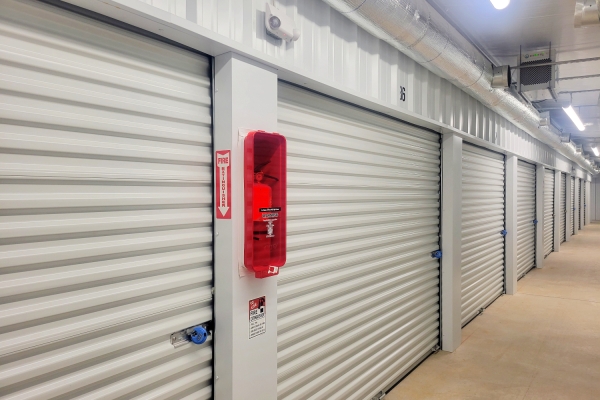 Facility photo: //images.sparefoot.com/medium/24128468ca05b35afd4.jpg
