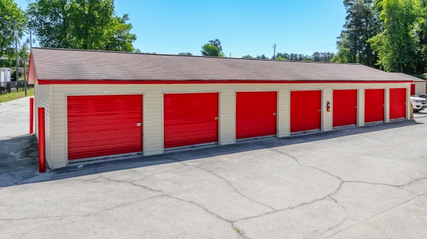 Facility photo: //images.sparefoot.com/medium/24131169f26d3757c00.jpg