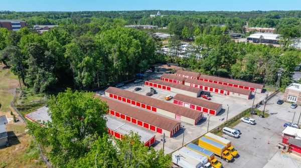 Facility photo: //images.sparefoot.com/medium/24131169f26d3e68037.jpg
