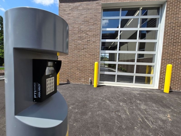 Facility photo: //images.sparefoot.com/medium/2413136903914c3d19d.jpg