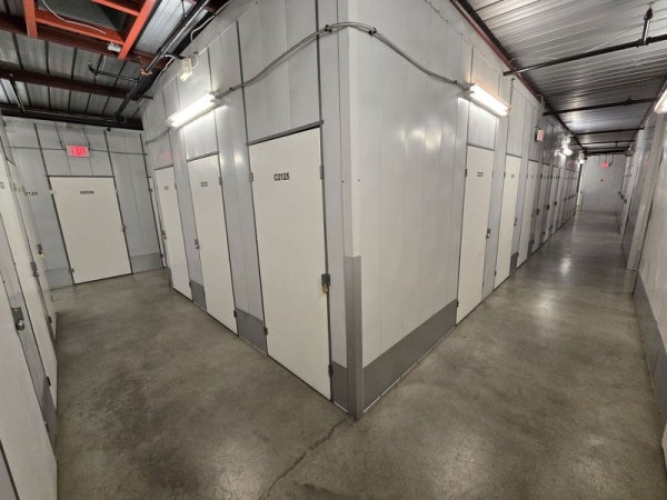 Facility photo: //images.sparefoot.com/medium/24131669039108b6ab1.jpg