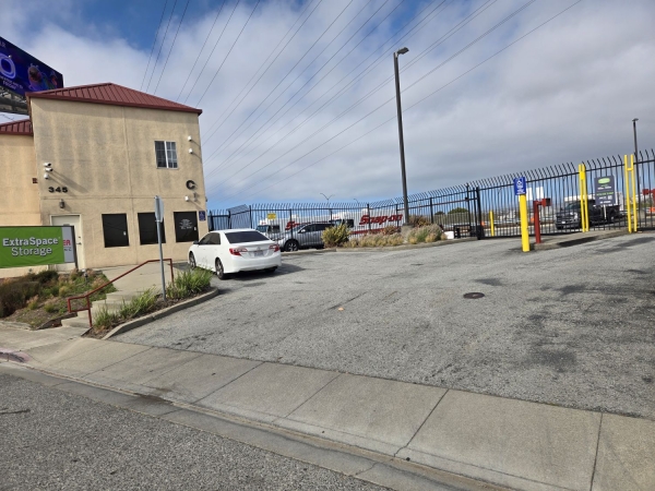 Facility photo: //images.sparefoot.com/medium/2413166994319a0987c.jpg