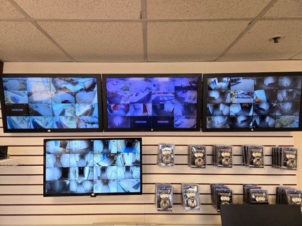 Facility photo: //images.sparefoot.com/medium/2413166994319b1b5ea.jpg