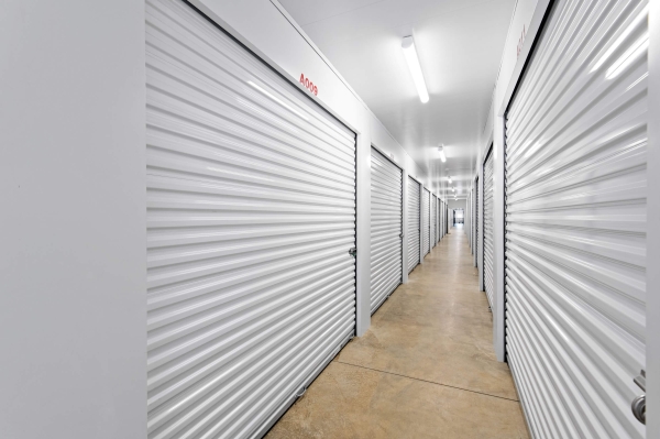 Facility photo: //images.sparefoot.com/medium/24131868792380703e4.jpg