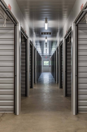 Facility photo: //images.sparefoot.com/medium/24131868792382aa9b2.jpg