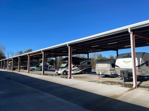 Facility photo: //images.sparefoot.com/medium/2413186879238519cf0.jpg